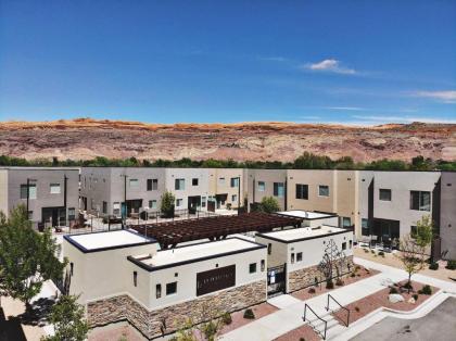 Sleeps 27 Pet Friendly Free Bikes Your Moab Base Camp - Entrada 620 and 624 - image 8