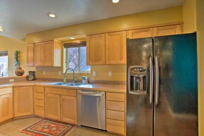 Modern Moab Townhome with Shared Pool and Hot Tub! - image 10