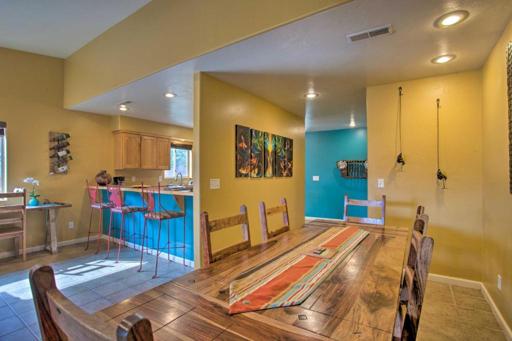 Modern Moab Townhome with Shared Pool and Hot Tub! - image 5