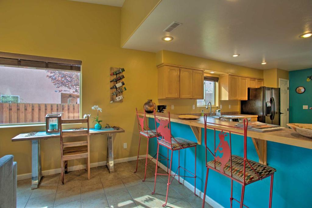 Modern Moab Townhome with Shared Pool and Hot Tub! - image 6