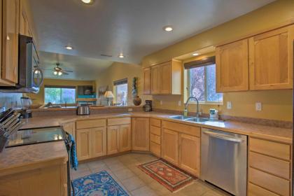 Modern Moab Townhome with Shared Pool and Hot Tub! - image 7