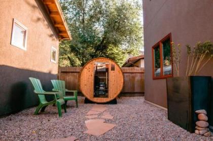 Casa Moab Casita 1 - Short Walk to Main Street with Outdoor Sauna - image 5