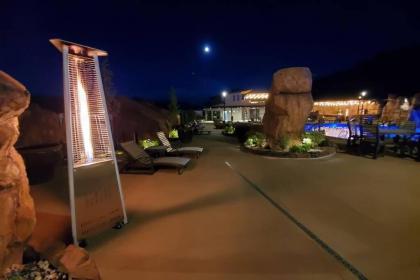 Delicate's Rest at Sage Creek with Heated Pool - image 10