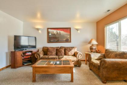 NEW LISTING 3418 Moab Golf Course sleeps 8 minutes from downtown - image 2