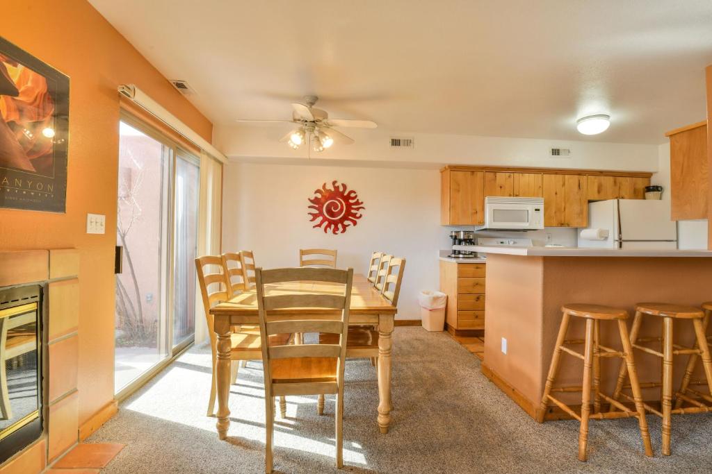 NEW LISTING 3418 Moab Golf Course sleeps 8 minutes from downtown - image 5