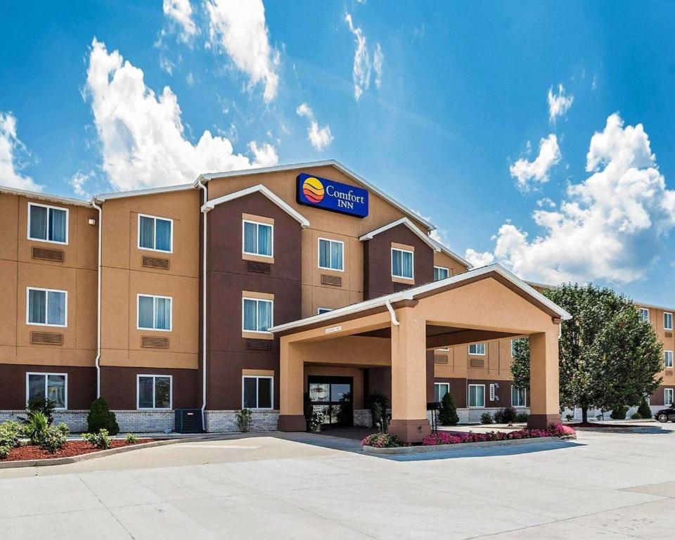 Comfort Inn & Suites Moberly - main image