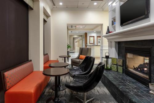 Hilton Garden Inn Mobile West I-65 Airport Boulevard - image 2