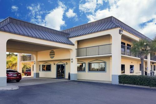 Quality Inn Mobile West Tillmans Corner Mobile AL - main image