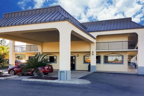 Quality Inn Mobile West Tillmans Corner Mobile AL - image 2