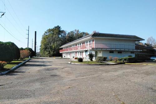 Port City Motel - image 4