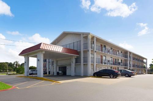 Econo Lodge - main image