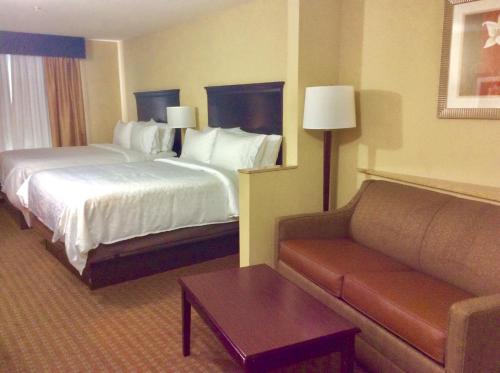 Holiday Inn Express Hotel & Suites Mobile West an IHG Hotel - image 2