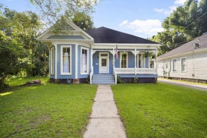 The Mardis Gras Manor Walkable Historic Local Treasure