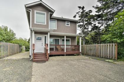 Pacific Beach House with Yard   Walk to the Ocean Washington