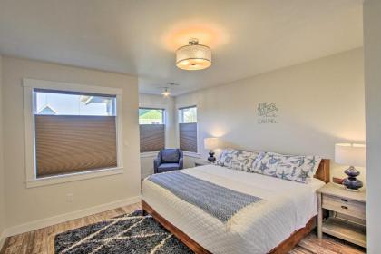 Pacific Beach House with Yard - Walk to the Ocean! - image 9