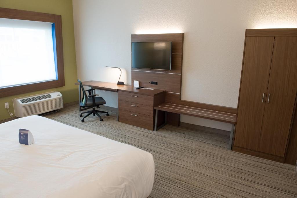 Holiday Inn Express & Suites - Orland Park Mokena an IHG Hotel - image 6