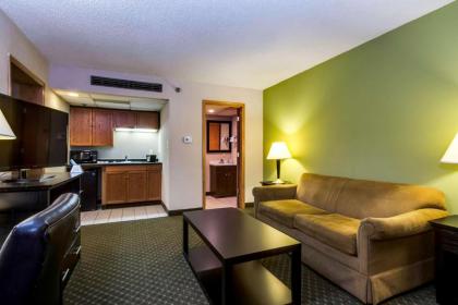 Quality Inn & Suites Moline - Quad Cities - image 14