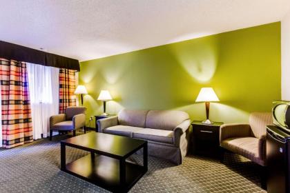 Quality Inn & Suites Moline - Quad Cities - image 2