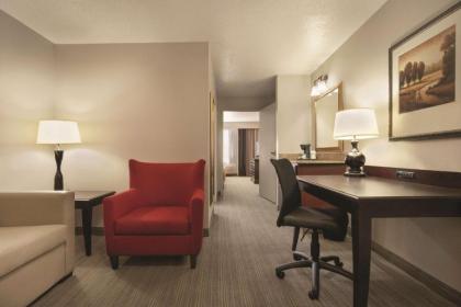 Country Inn & Suites by Radisson Moline Airport IL - image 13