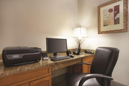 Country Inn & Suites by Radisson Moline Airport IL - image 14