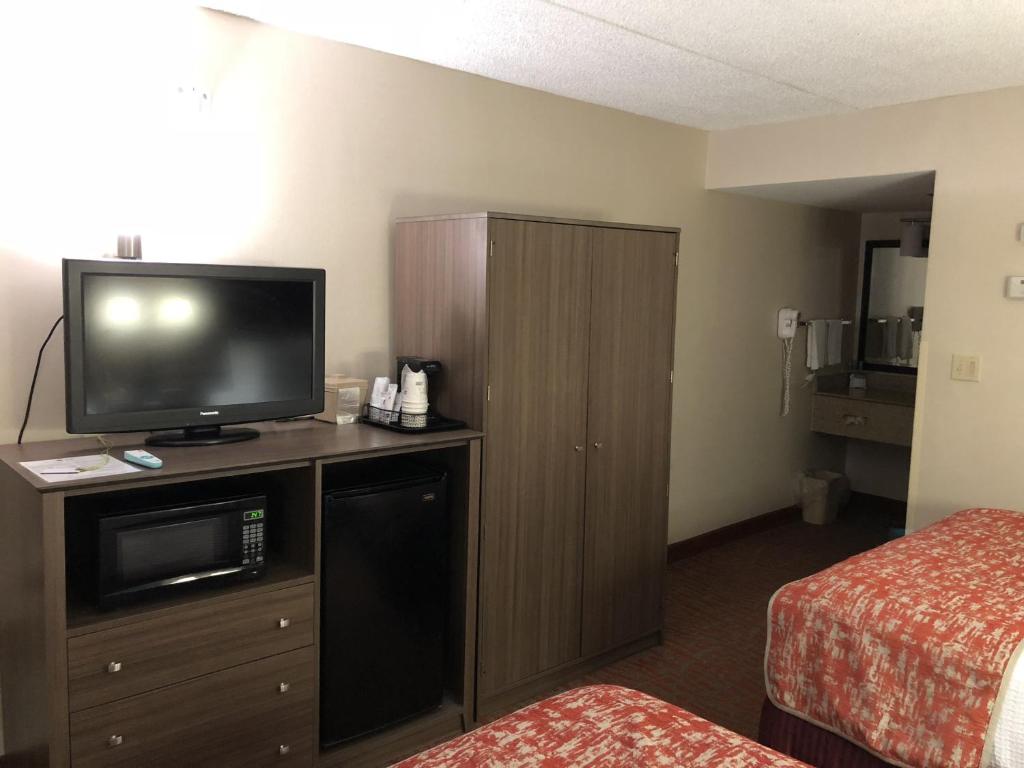 Best Western Princeton Manor Inn & Suites - image 6