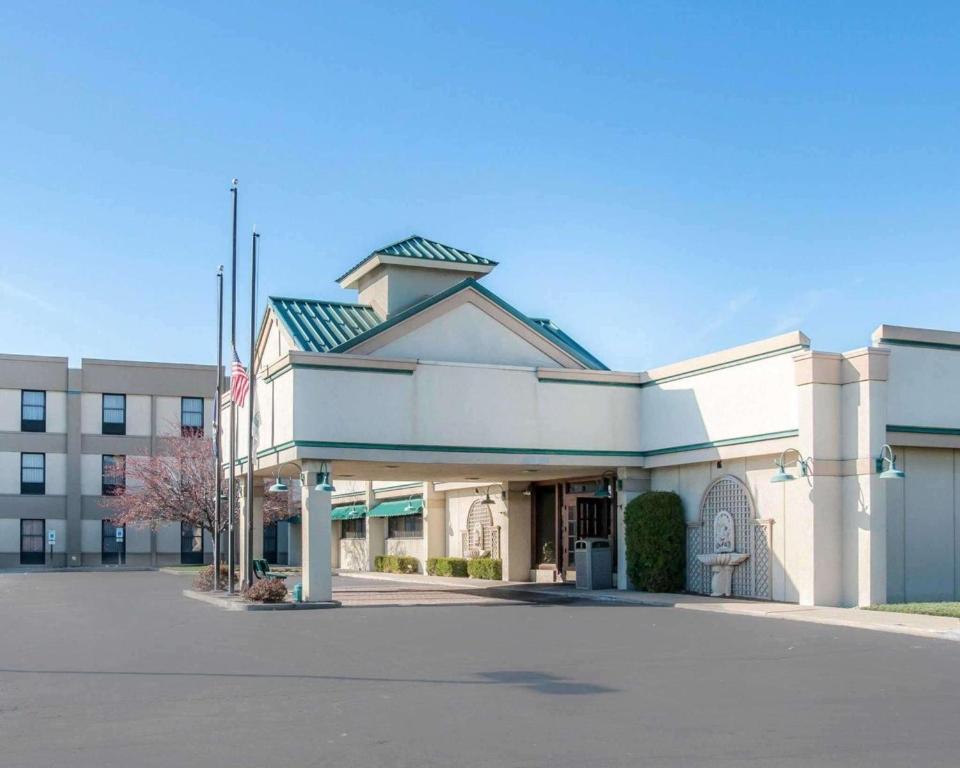 Quality Inn & Suites Monroe - main image