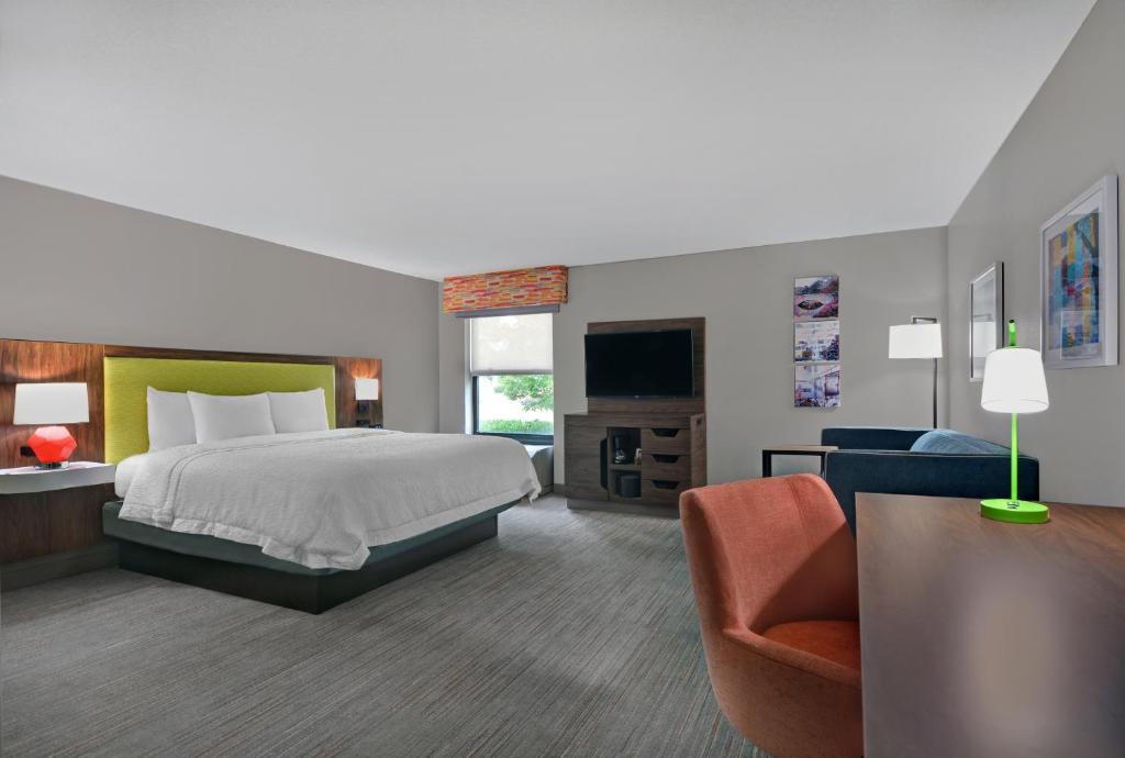 Hampton Inn Charlotte Monroe - image 4