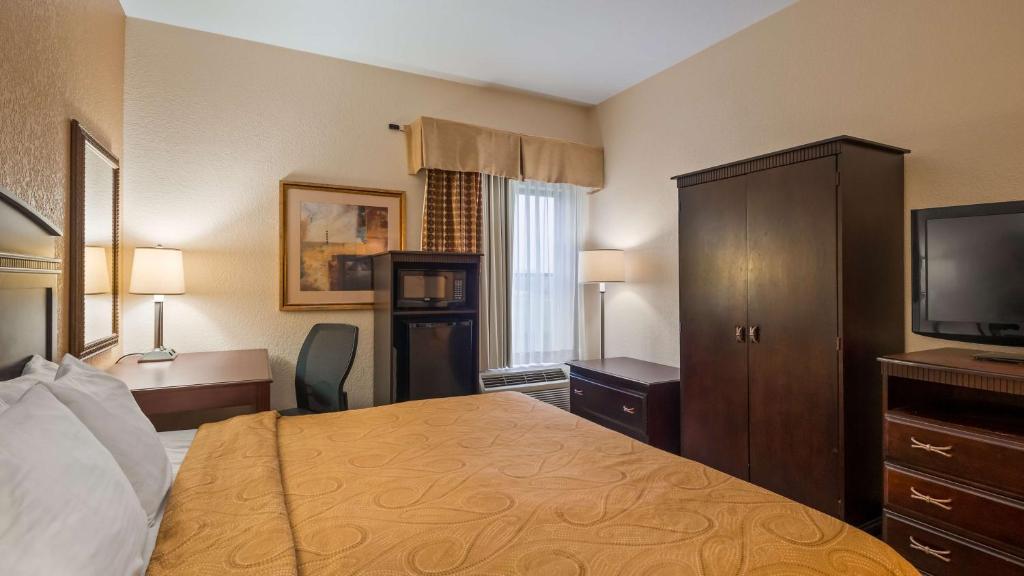 Best Western Monroe Inn - image 7