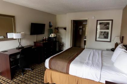 Regency Inn - image 10