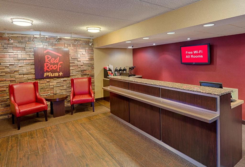 Red Roof Inn PLUS+ Pittsburgh East - Monroeville - image 7