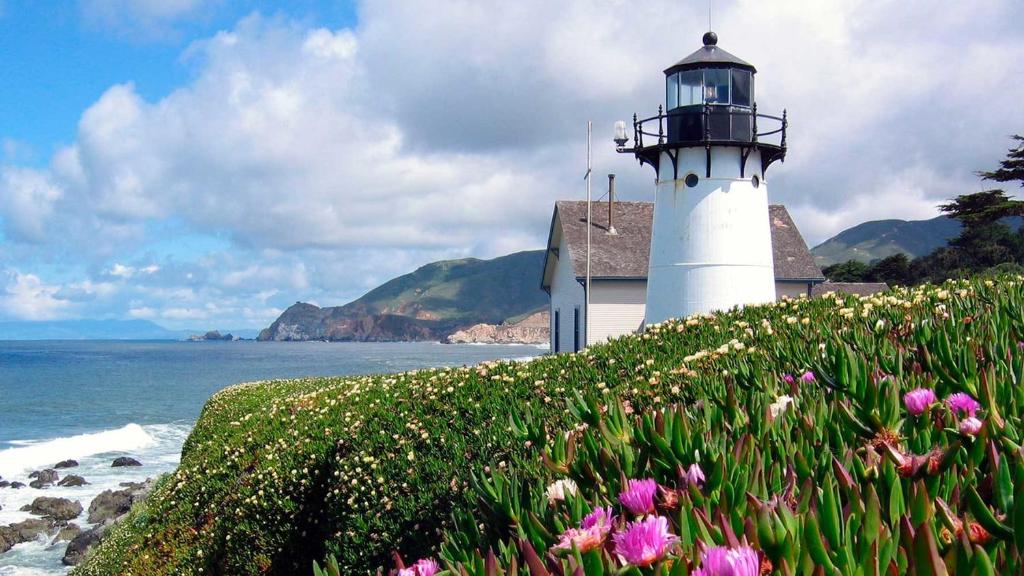 HI Point Montara Lighthouse - main image