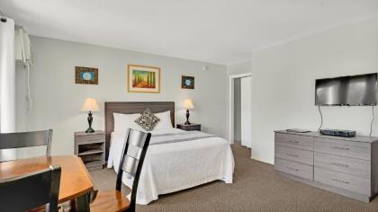 A Wave Inn - Montauk - image 15