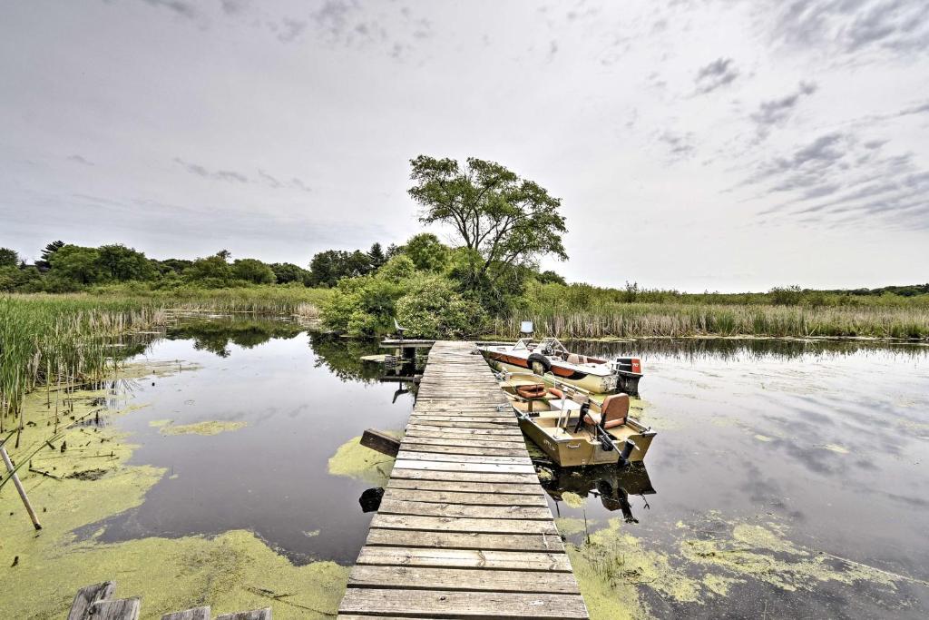 Tranquil Cabin with Fire Pit - Fishermans Paradise! - main image