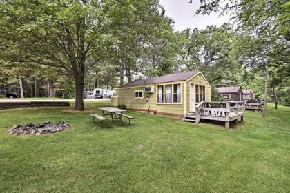 Montello Studio Cottage with Pier and Dock on Ox Creek - image 12