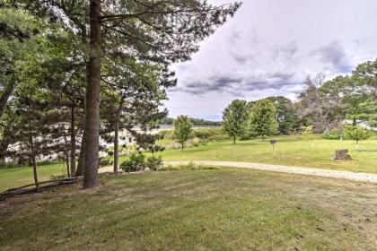 Montello Studio Cottage with Pier and Dock on Ox Creek - image 3