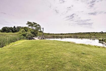 Montello Studio Cottage with Pier and Dock on Ox Creek - image 9