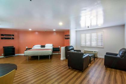 Motel 6 Monterey Park - image 9