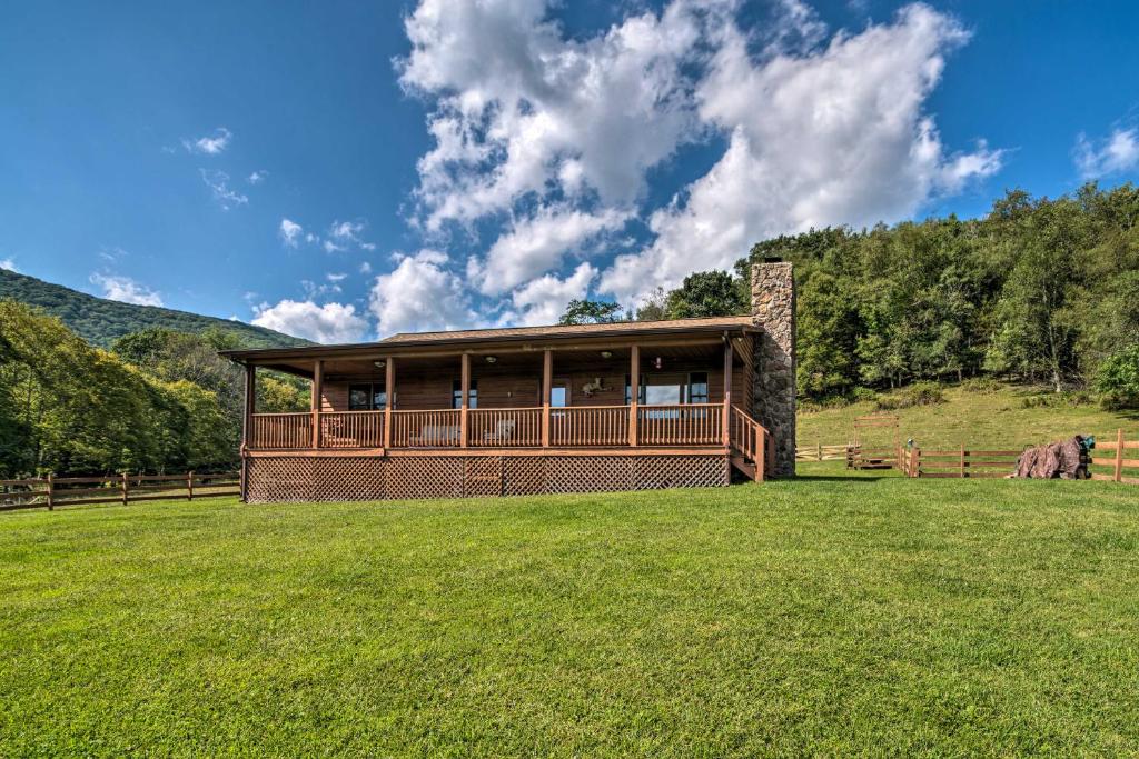 Authentic Cabin with Fire Pit 11Mi to Trout Fishing! - image 4