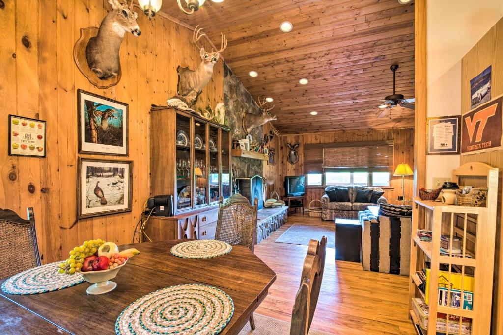 Authentic Cabin with Fire Pit 11Mi to Trout Fishing! - image 5