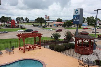 Best Western Lake Conroe - image 10