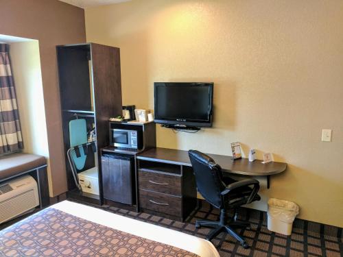 Microtel Inn and Suites Montgomery - image 3