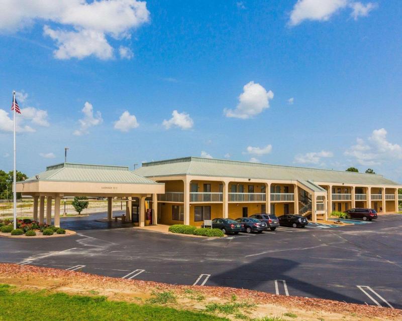 Econo Lodge Inn & Suites Montgomery - main image