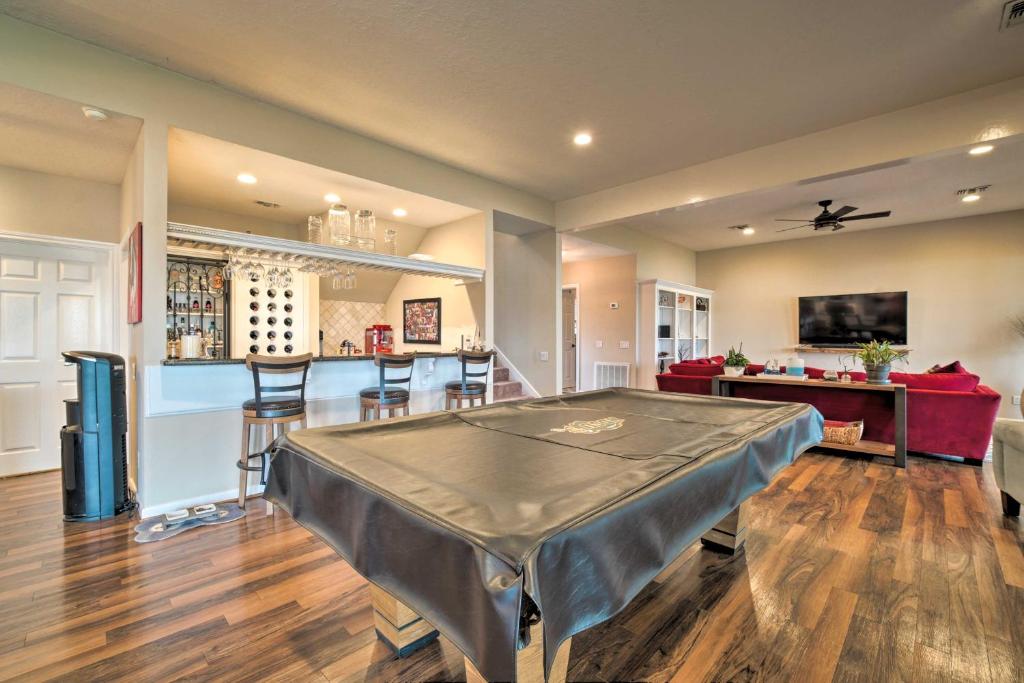 Lavish Lakefront House with Pool Table and Patio! - main image