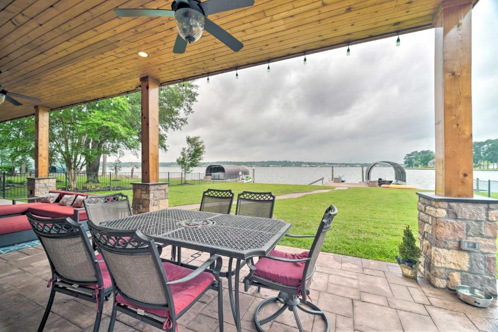 Lavish Lakefront House with Pool Table and Patio! - image 2