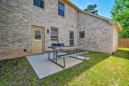 Golfers Paradise Less Than Half-Mile To Lake Conroe! - image 2