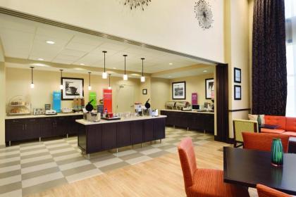 Hampton Inn & Suites Philadelphia Montgomeryville - image 3