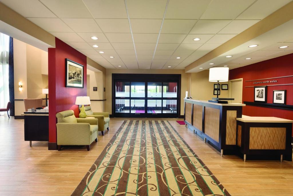 Hampton Inn & Suites Philadelphia Montgomeryville - image 4