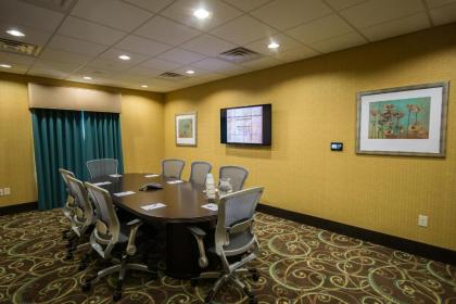 Hampton Inn & Suites Philadelphia Montgomeryville - image 9