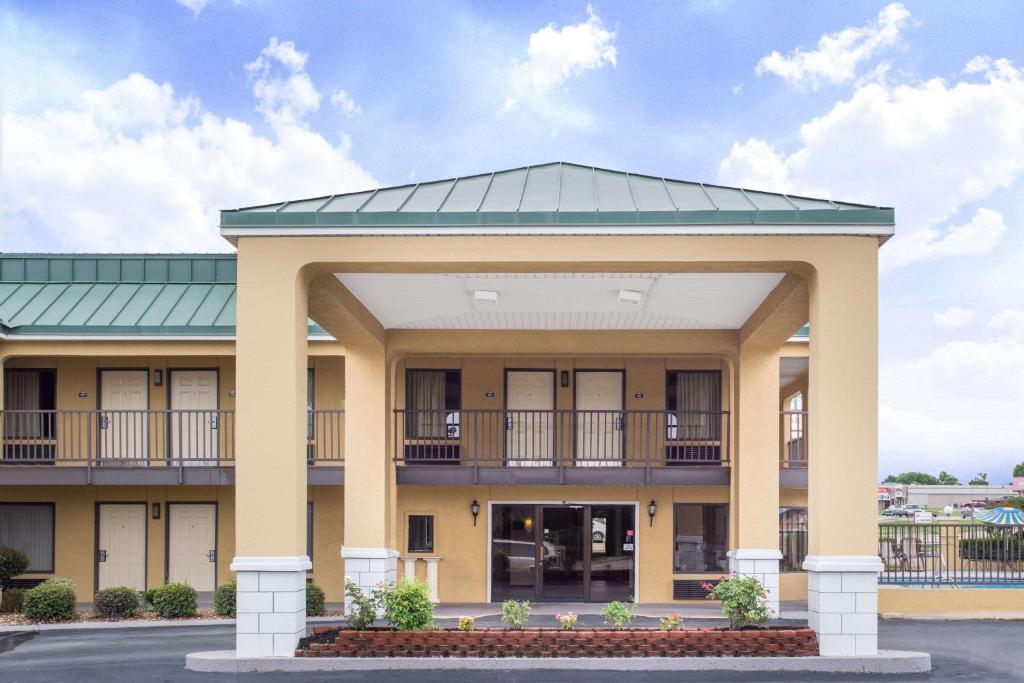 Days Inn by Wyndham Monticello - main image