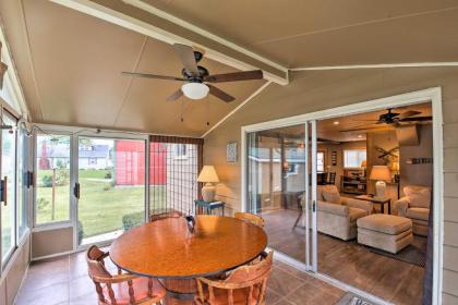 Cozy Cottage with Dock and Patio by Indiana Beach - image 10